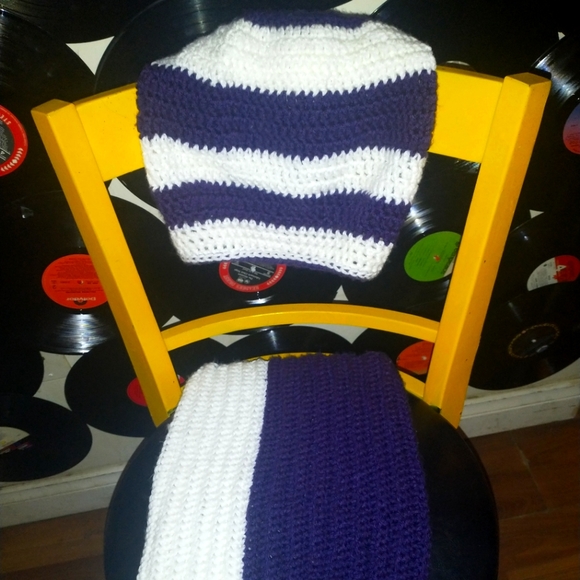 Teen /adult handmade knitted or crochet hat scarf sets !! - Picture 1 of 3